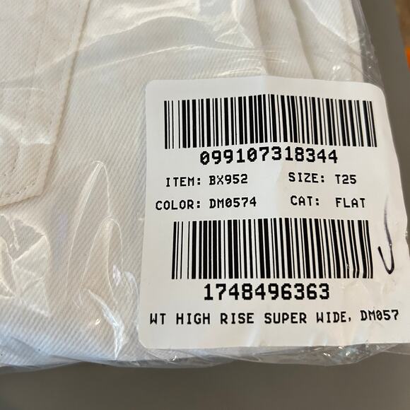 NWT J. Crew High Rise Super Wide Leg Jeans 25 25T Tall White Denim BX952 J.Crew - Picture 5 of 6